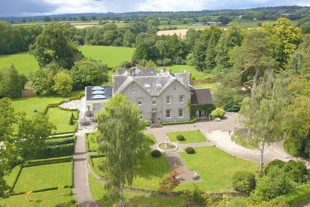 Lemore Manor, Wowcher